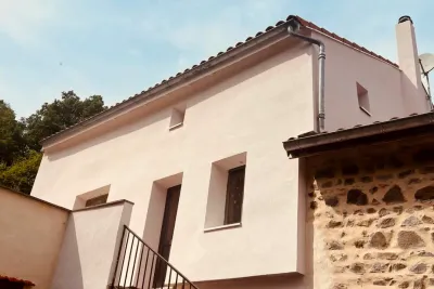Façade de maison ravalée et isolée